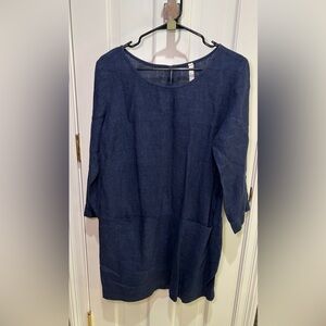 Nuthatch women’s navy‎ linen round neck shift dress with pockets. Size medium.